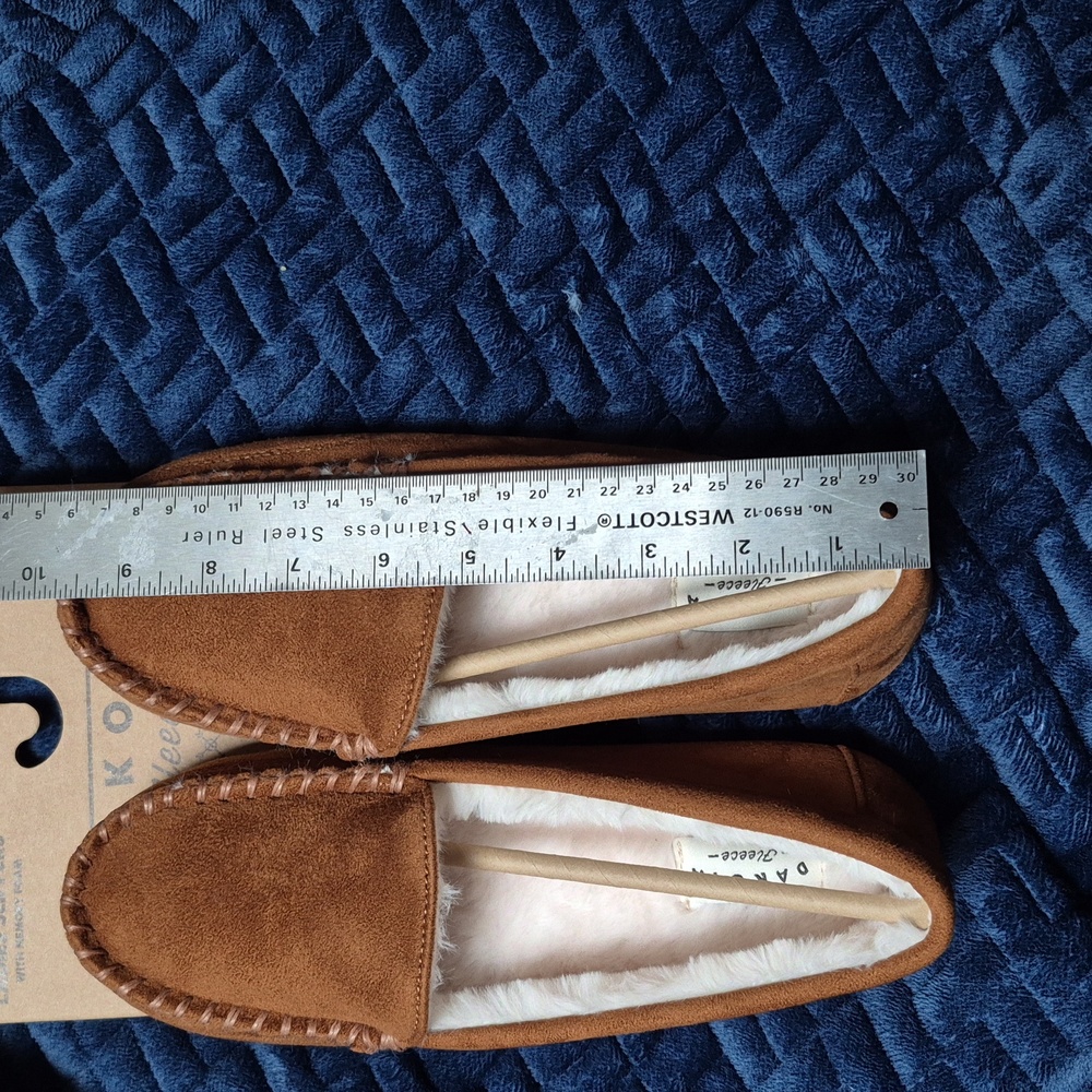 Dakota Fleece Women's Faux Fur Slippers With Memory Foam Size 8, New With Tags - Picture 6 of 7